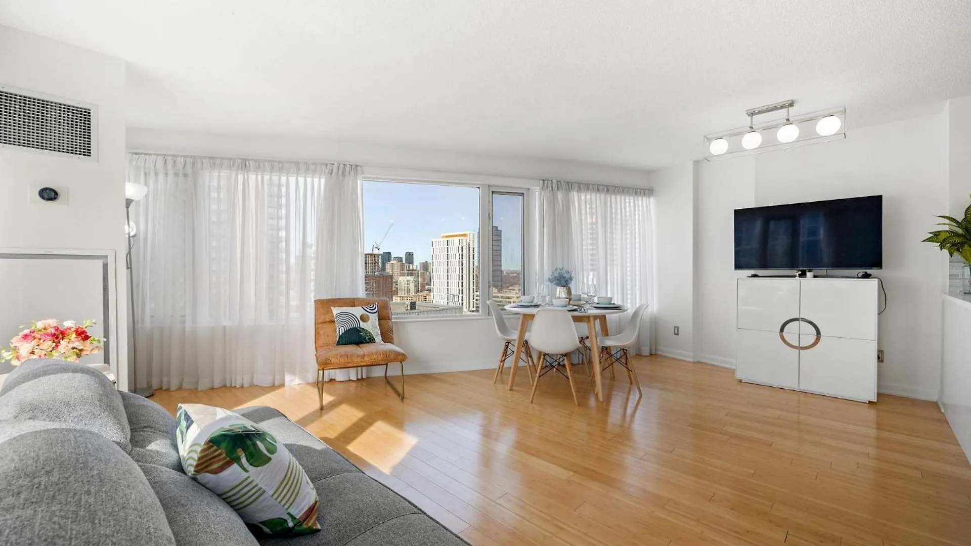Modern 2-Bedroom Condo W Floor To Ceiling Windows トロント 0*,  カナダ