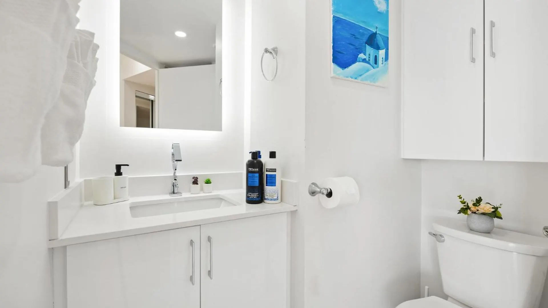 度假居 Modern 2-Bedroom Condo W Floor To Ceiling Windows 多伦多 加拿大